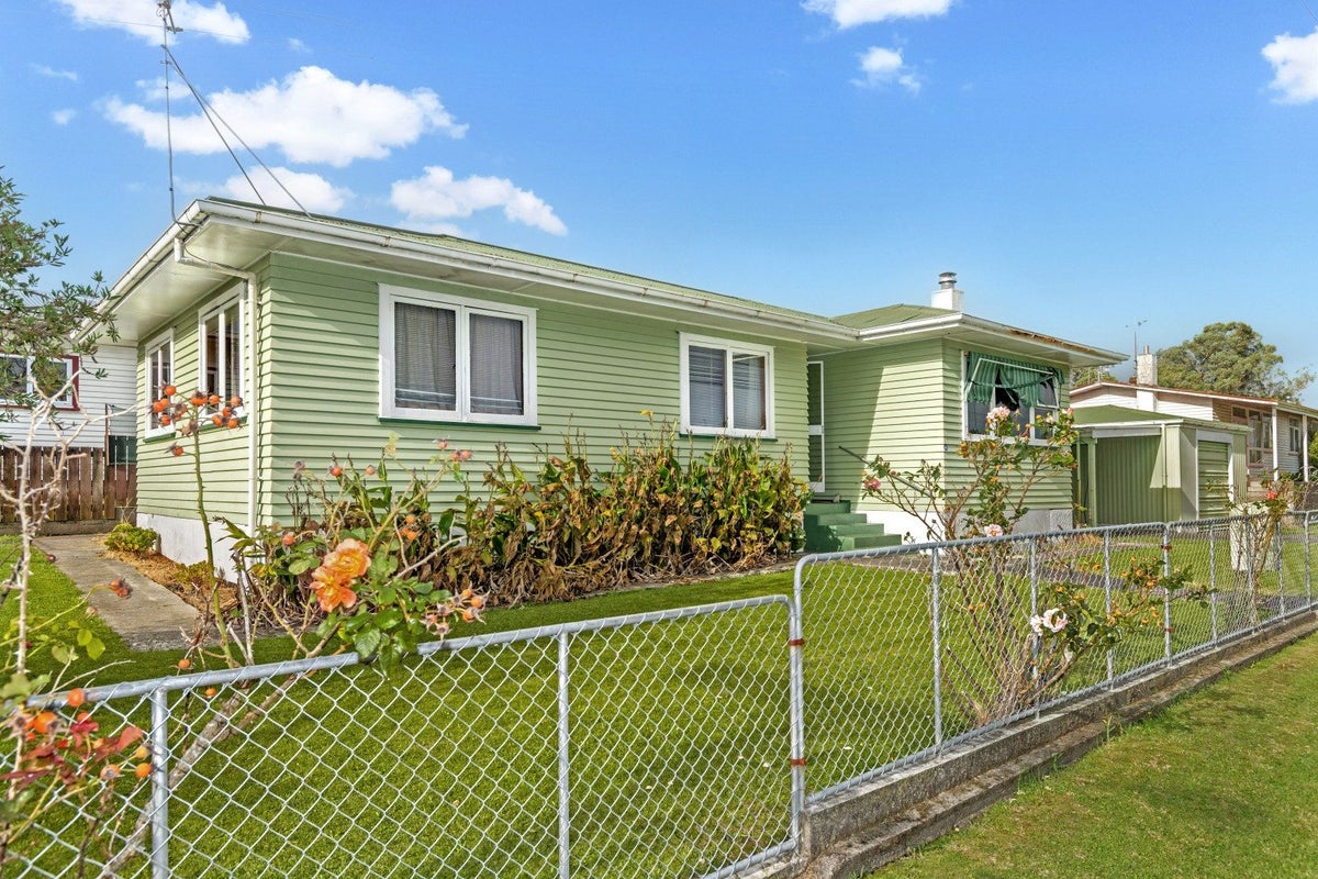 2 Grundy Street, Mangapapa, Gisborne - Carousel 1