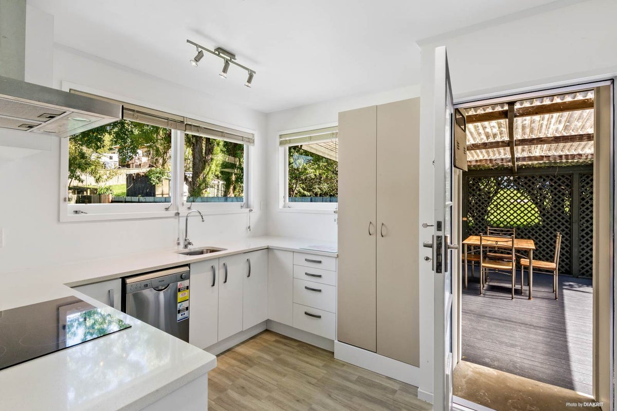 56 Vandeleur Avenue, Birkdale, Auckland - Carousel 2