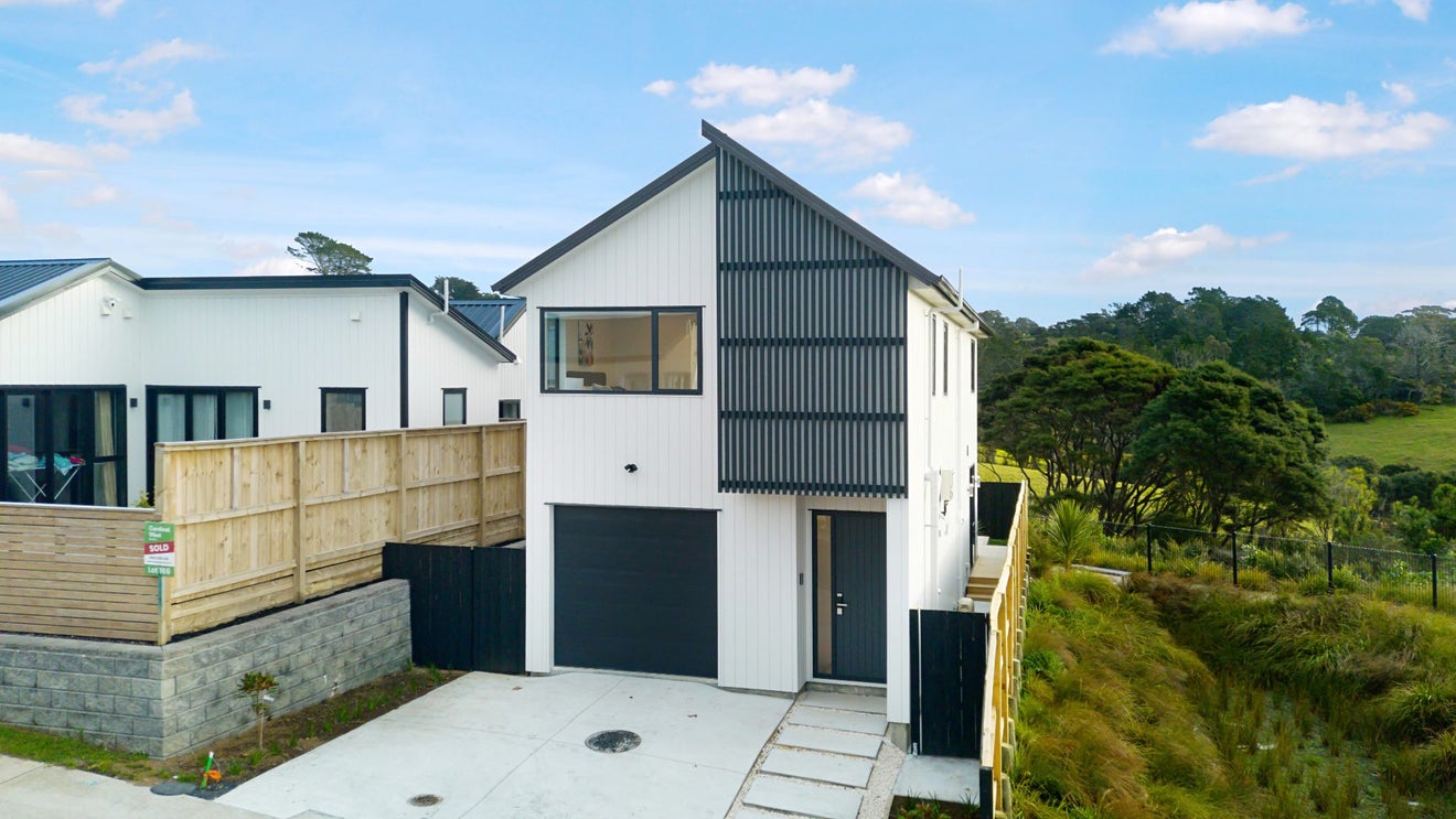 33 Biokovo Street, Massey, Auckland - Carousel 1