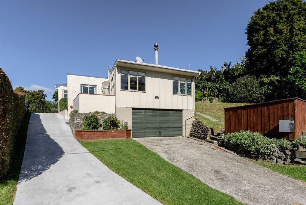 36 Tiromoana Road, Raumati South, Paraparaumu - Carousel 1