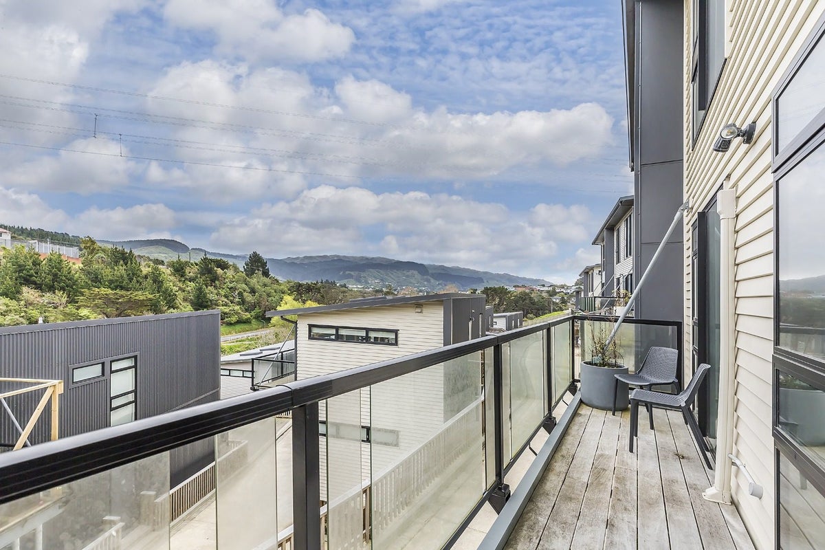 15 Ara Patukawenga, Tawa, Wellington - Carousel 2