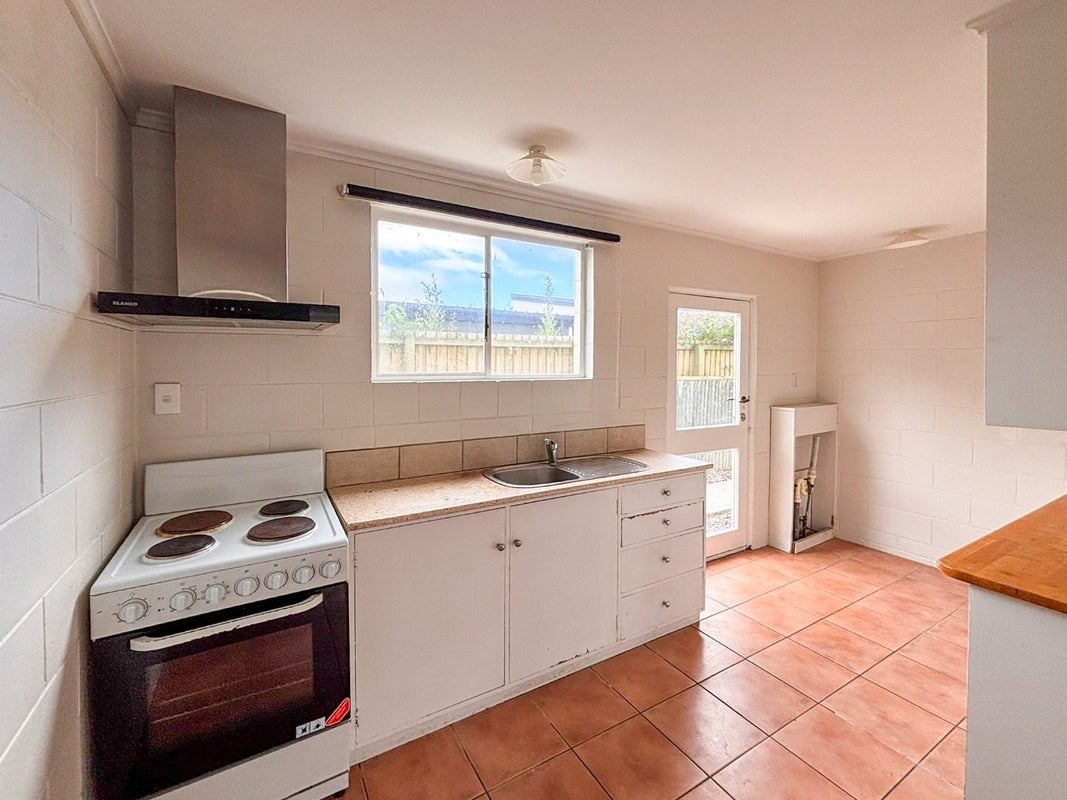 1/21 Olliviers Road, Phillipstown, Christchurch - Carousel 2