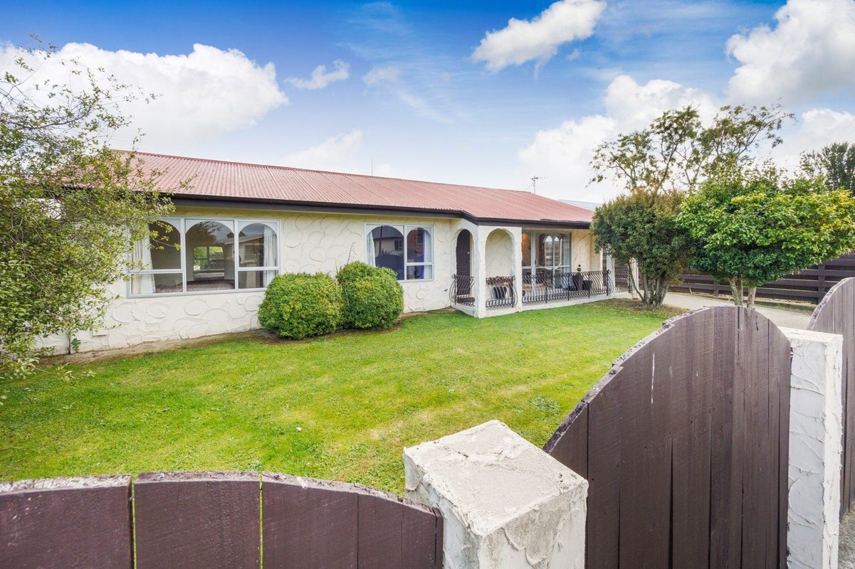 35 Gemini Avenue, Milson, Palmerston North - Carousel 1