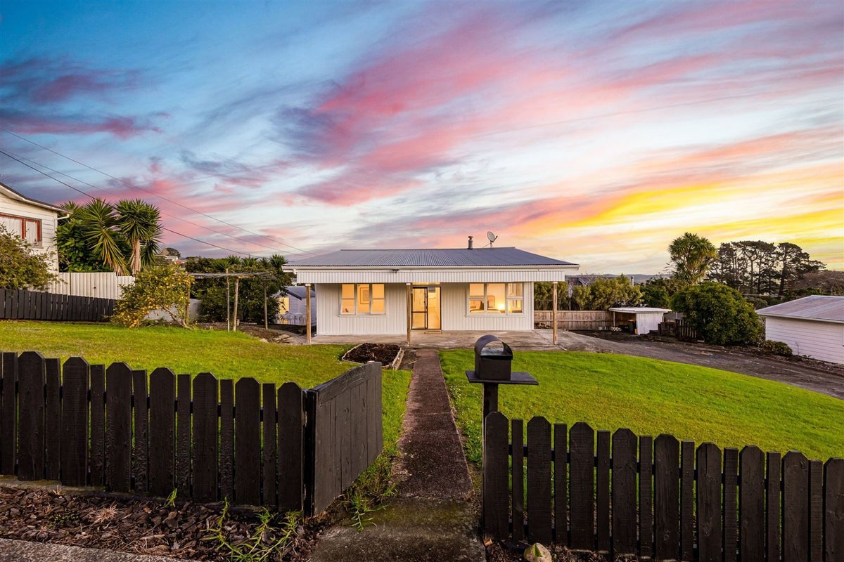 31 Karaka Street, Helensville, Helensville - Carousel 1