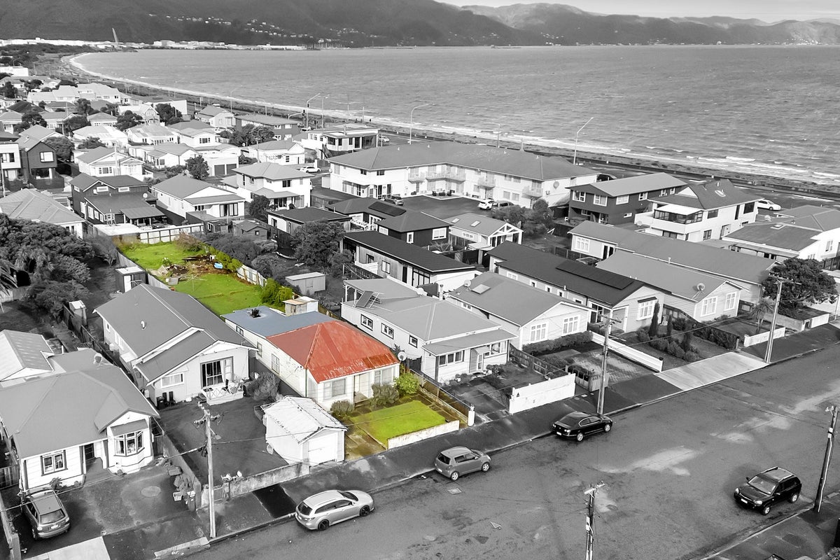 12 Bolton Street, Petone, Lower Hutt - Carousel 1