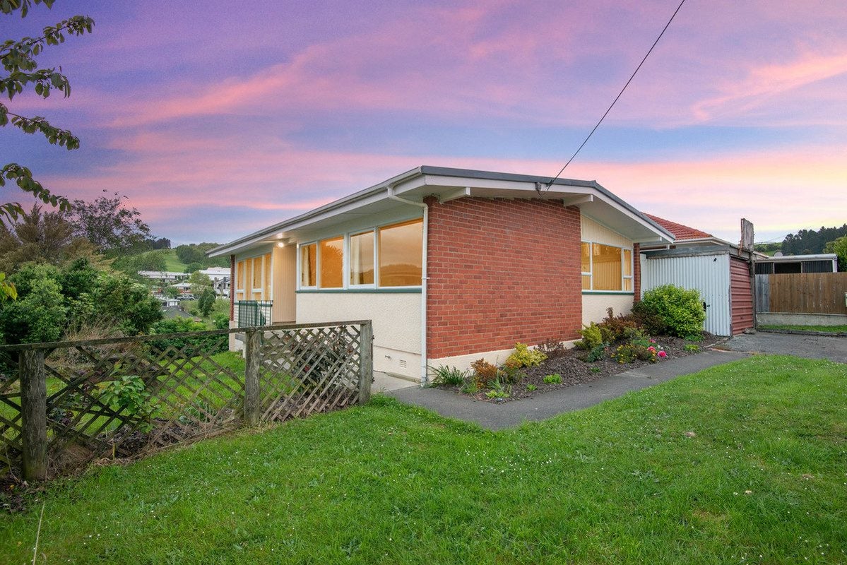 6 Weir Street, Green Island, Dunedin - Carousel 1