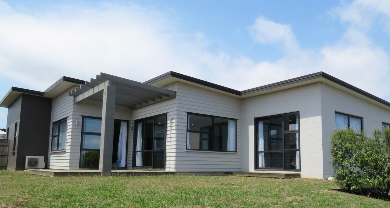 18 Kibblewhite Avenue, Beachlands, Auckland - Carousel 2