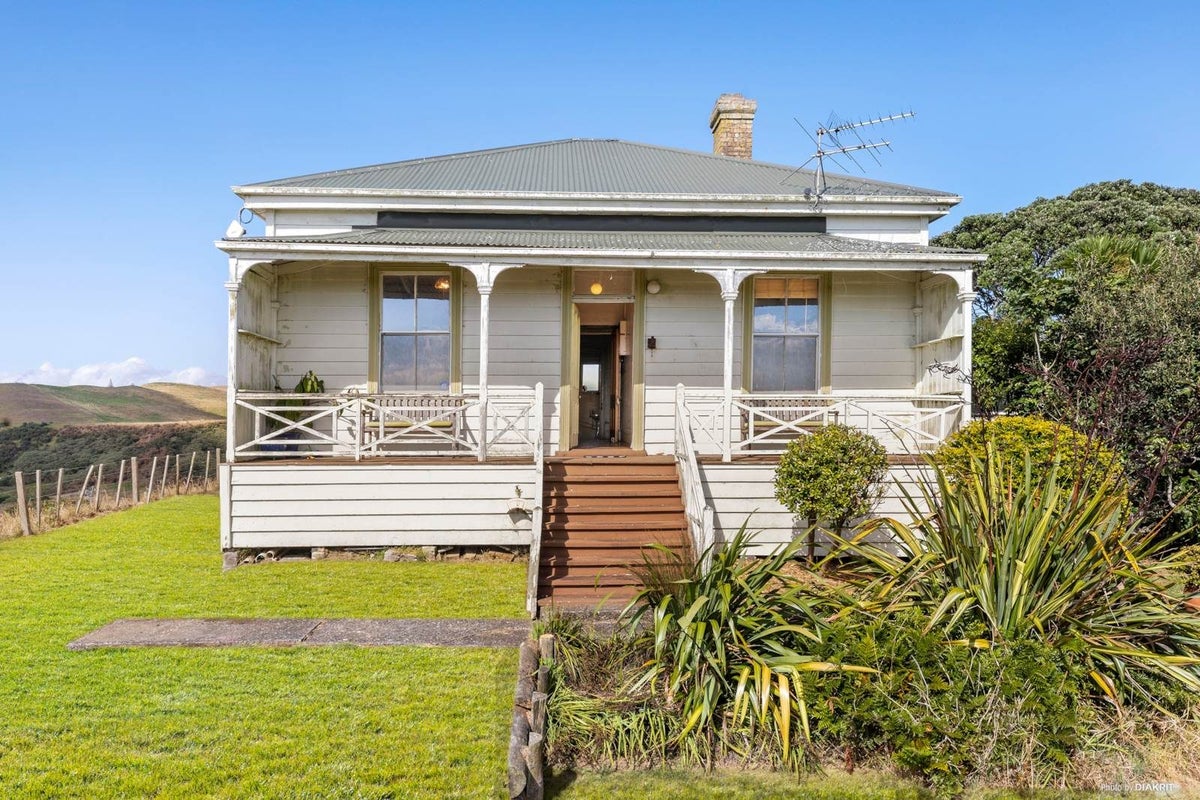 47 Binns Road, Karioitahi, Waiuku - Carousel 1