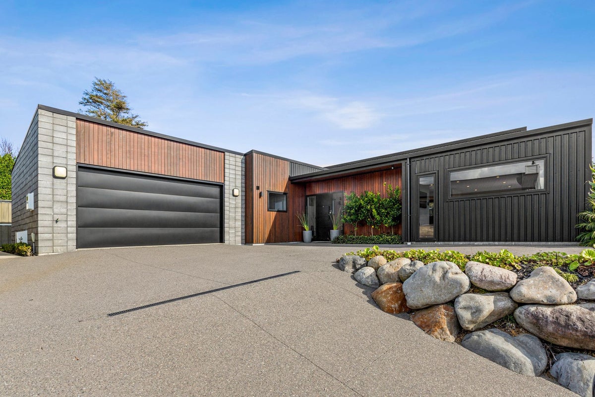 6 Piper Way, Glen Avon, New Plymouth - Carousel 17