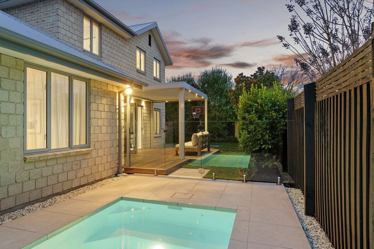 133B Memorial Avenue, Burnside, Christchurch - Carousel 2