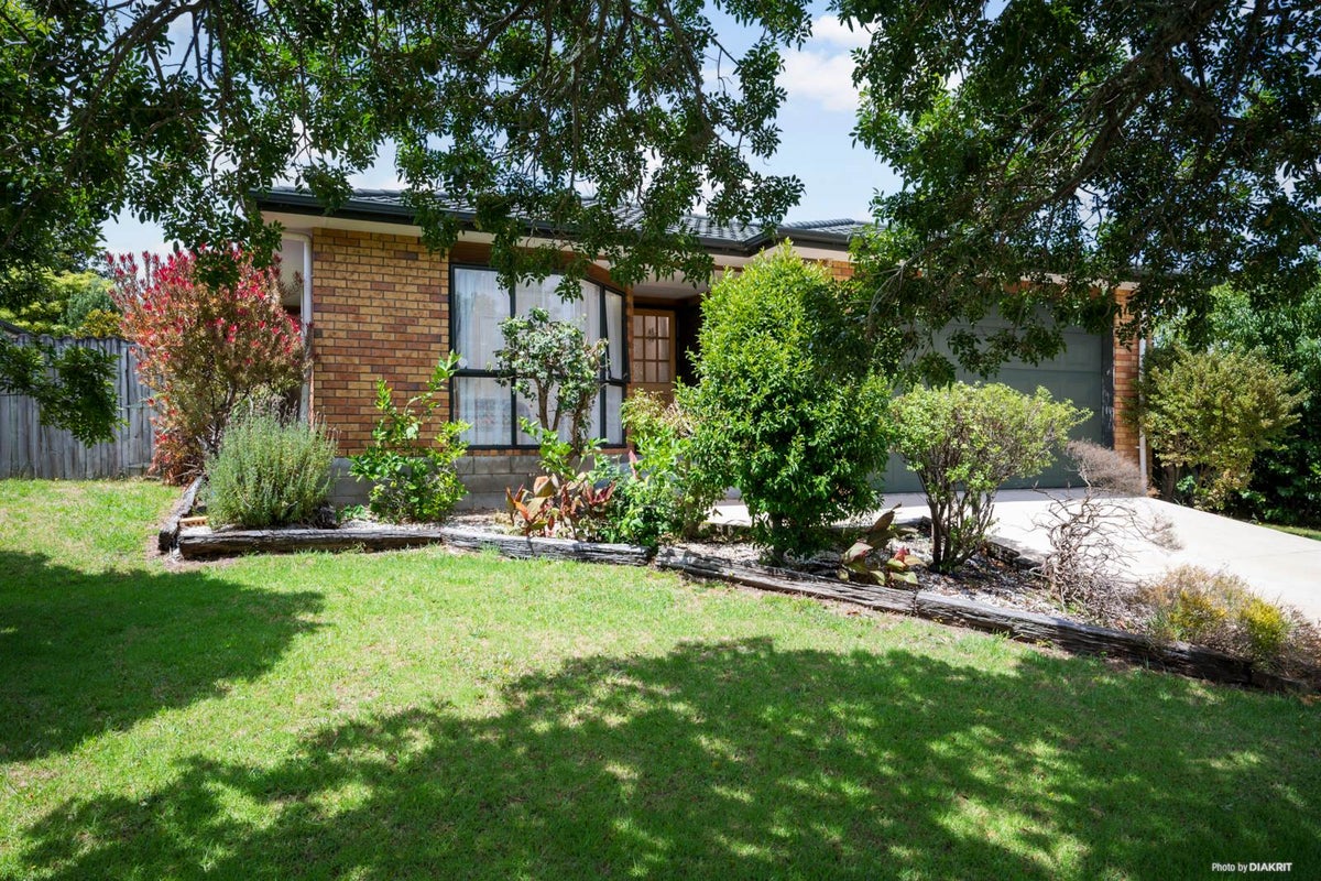 20 Courtvale Place, Flat Bush, Auckland - Carousel 2