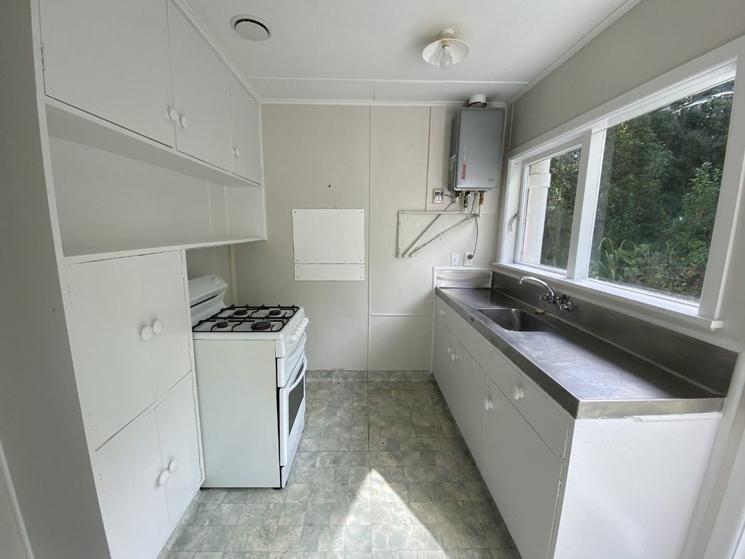 3 Plunket Street, Kelburn, Wellington - Carousel 1