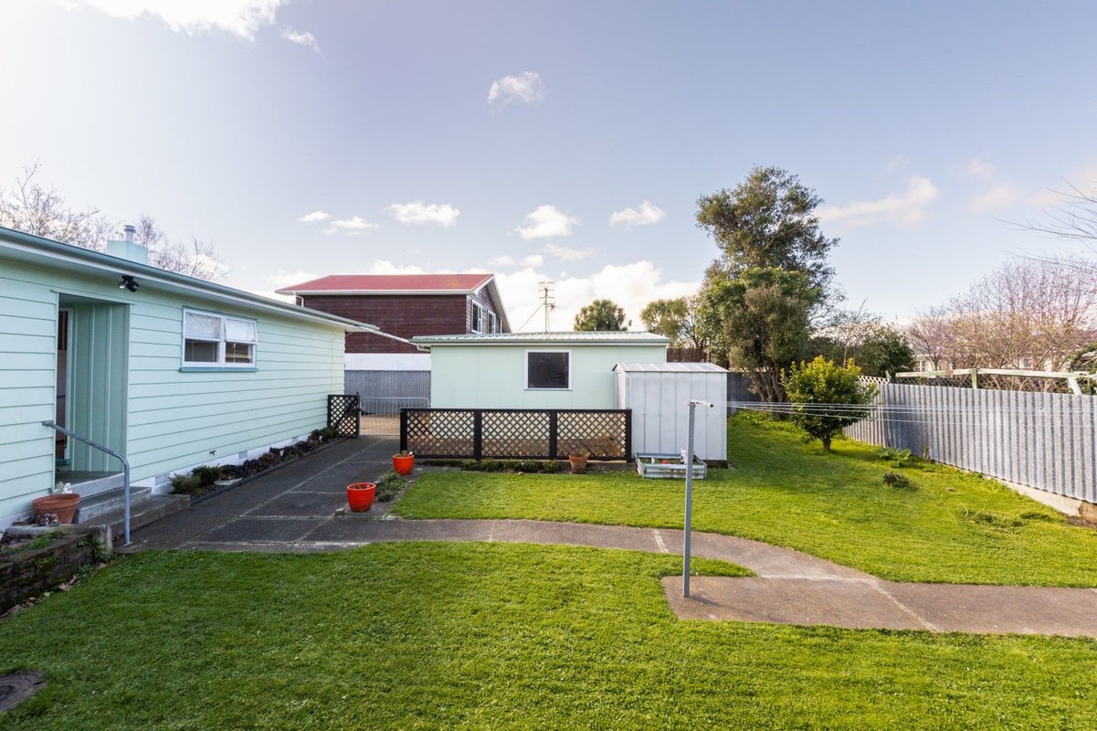 8 Park Road, West End, Palmerston North - Carousel 20