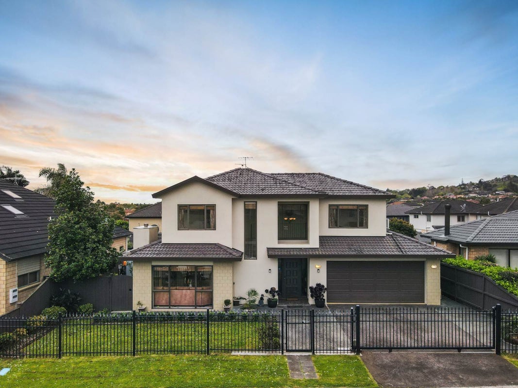 16A Baverstock Road, Flat Bush, Auckland - Carousel 1