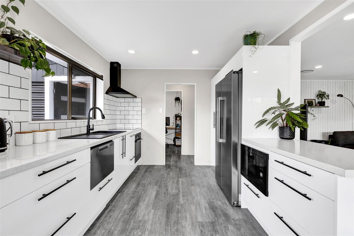 8 Jade Place, Bell Block, New Plymouth - Carousel 2