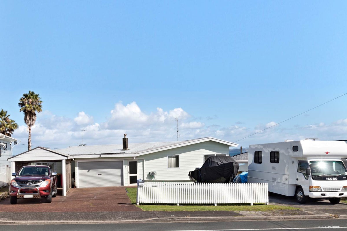 1048 Whangaparaoa Road, Tindalls Beach, Whangaparaoa - Carousel 2