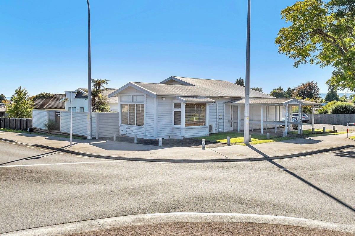 43 Devon Street, Glenholme, Rotorua - Carousel 1