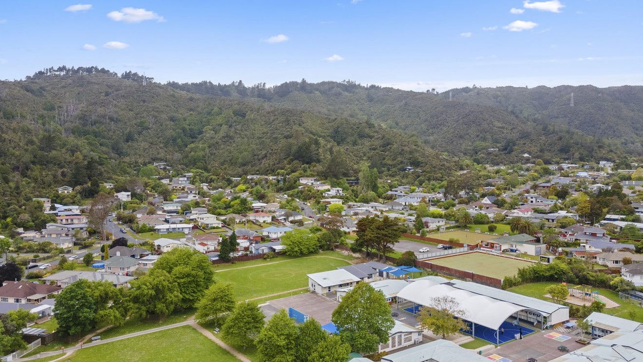 61 Glen Road, Stokes Valley, Lower Hutt - Carousel 28