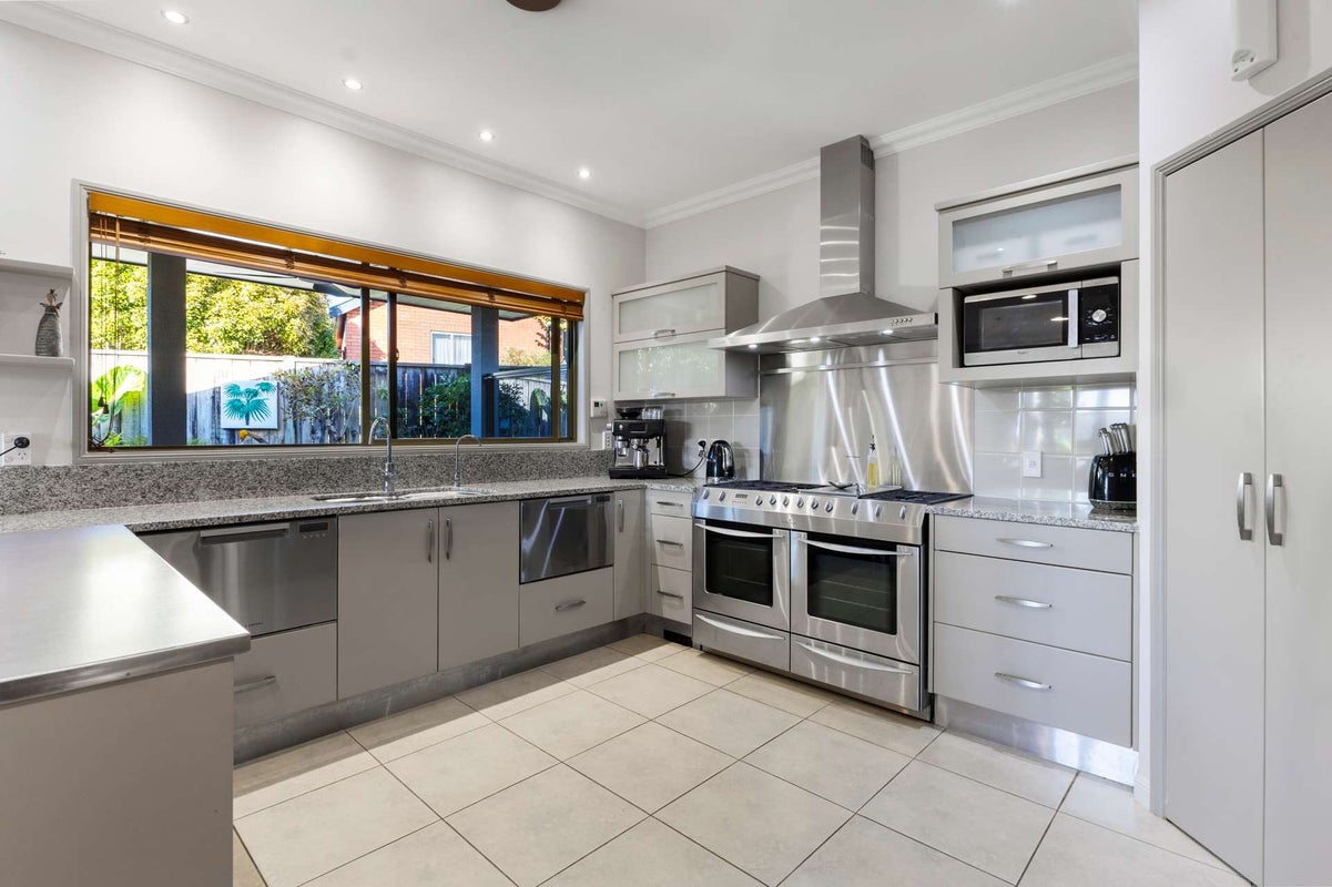 176B Heta Road, Highlands Park, New Plymouth - Carousel 2