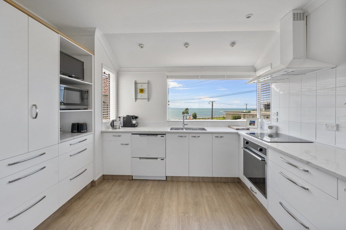 4 James Street, Westshore, Napier - Carousel 1