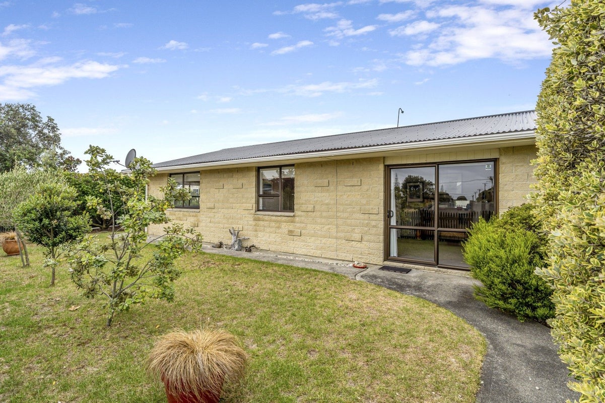44 Norfolk Crescent, Otaki Beach, Otaki - Carousel 1