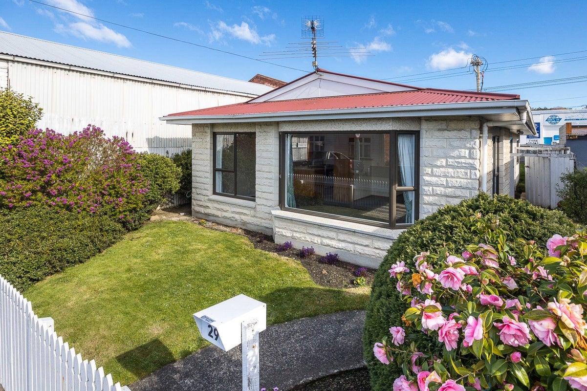 29 Edwin Street, Caversham, Dunedin - Carousel 1