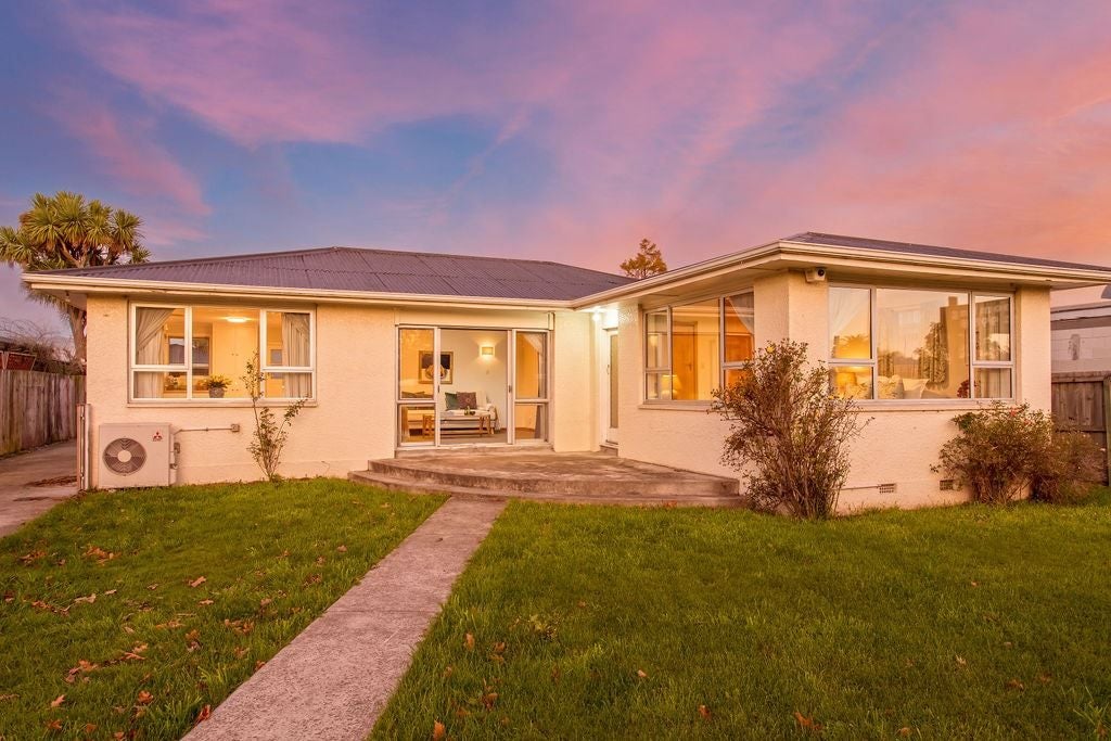 292 Main North Road, Redwood, Christchurch - Carousel 1