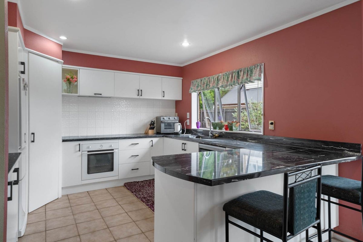 325A Royal Road, Massey, Waitakere City, Auckland - Carousel 1