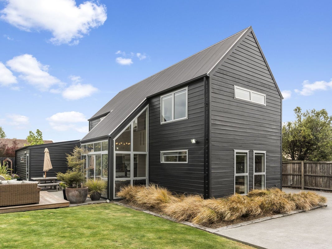 44 Valecrest Avenue, Parklands, Christchurch - Carousel 1
