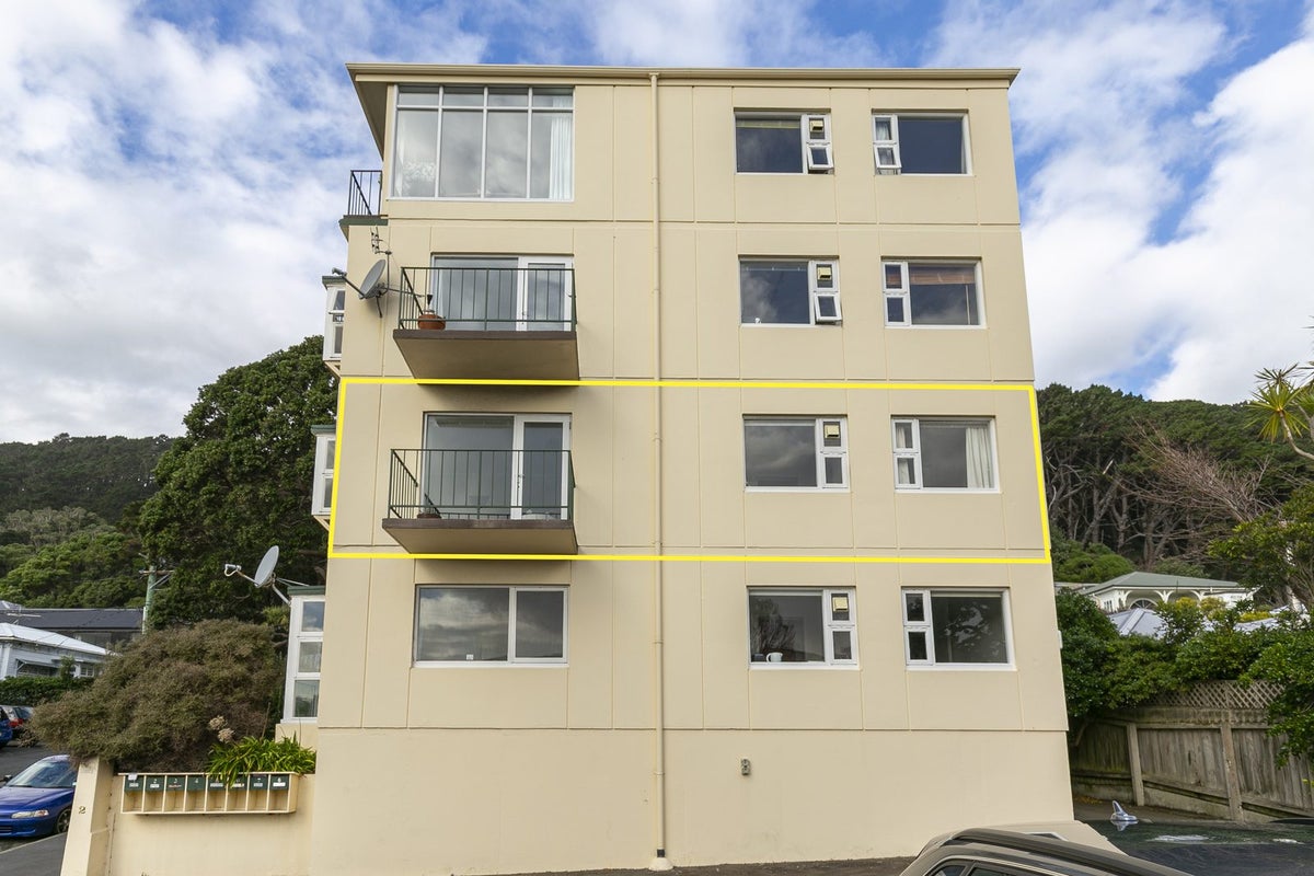 4/2 Scarborough Terrace, Mount Victoria, Wellington - Carousel 8