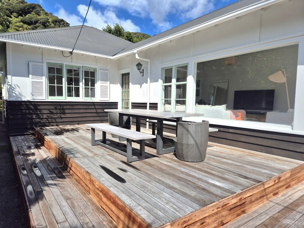 403 Muritai Road, Eastbourne, Lower Hutt - Carousel 1