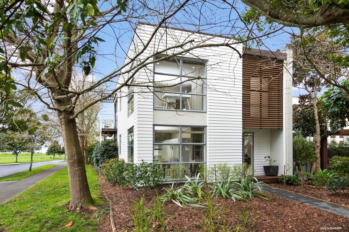 36 Figaro Crescent, Takanini, Auckland - Carousel 1