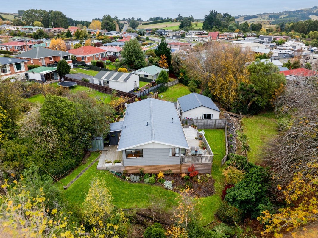 40 Brighton Road, Green Island, Dunedin - Carousel 1