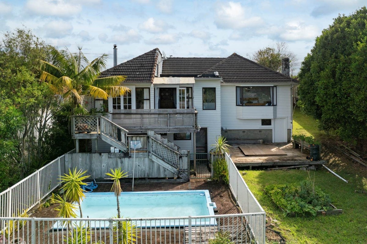 110 New Windsor Road, New Windsor, Auckland - Carousel 1