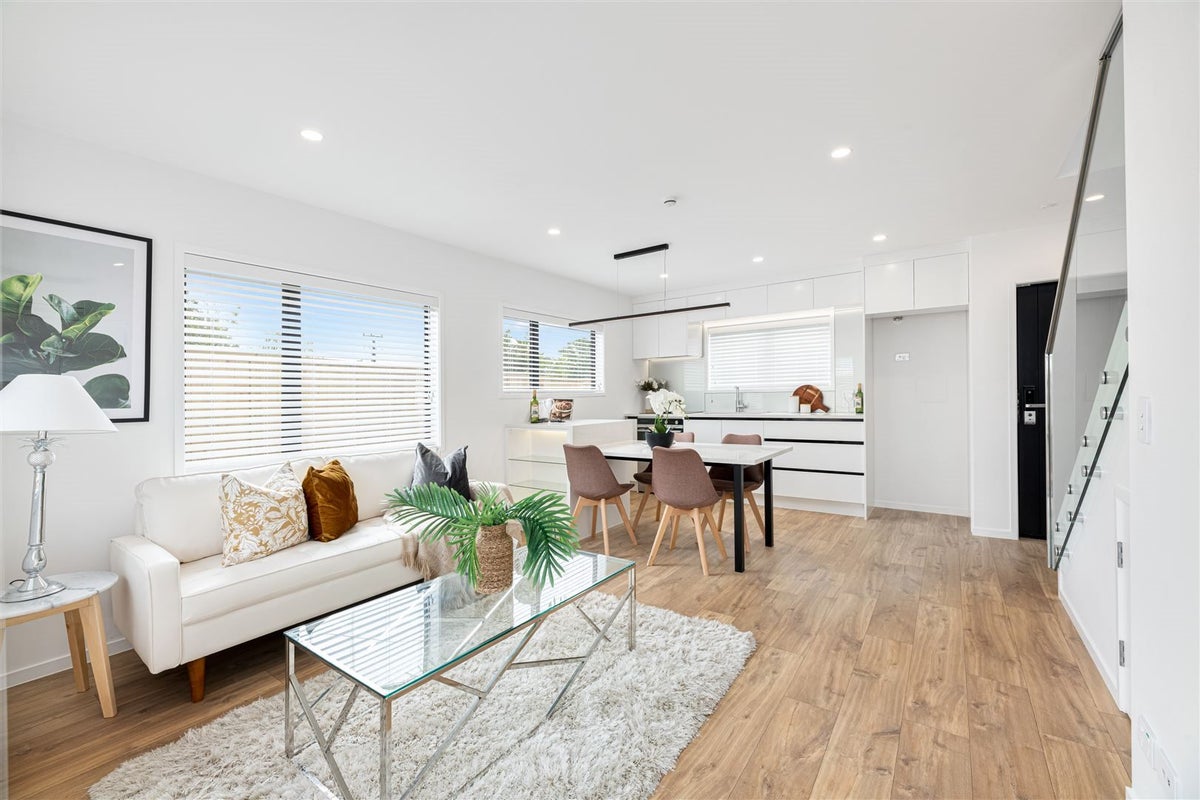2/46 Vera Road, Te Atatu South, Auckland - Carousel 1