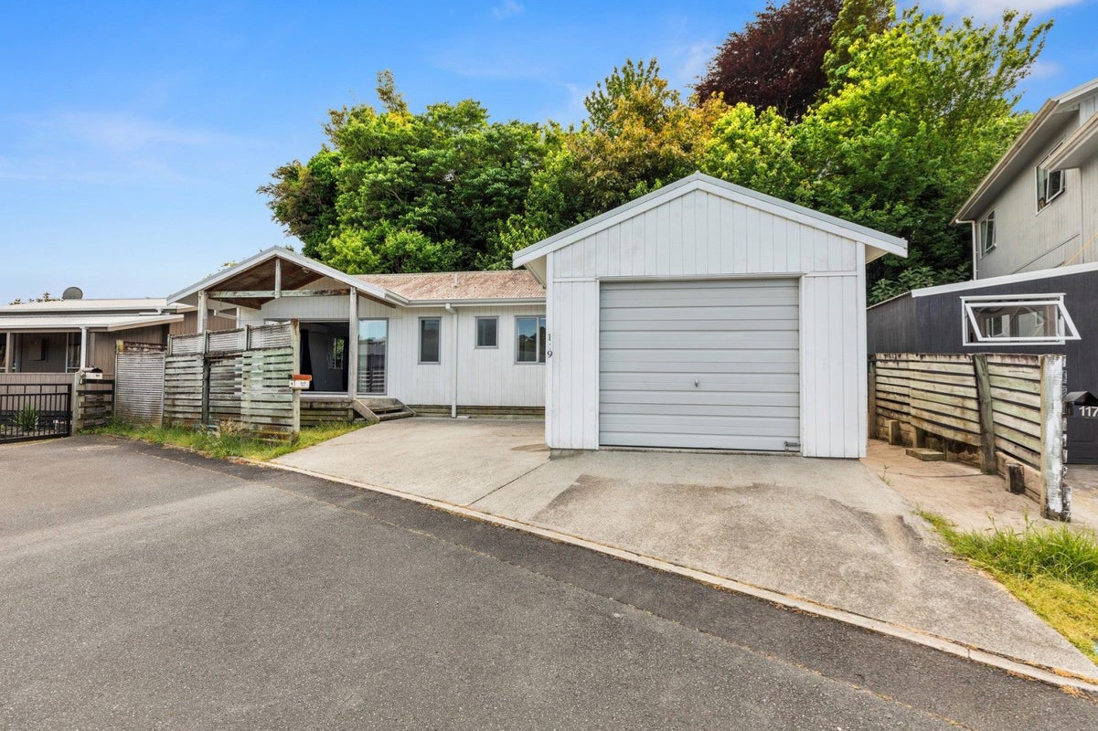 119 Watling Street, Gate Pa, Tauranga - Carousel 1