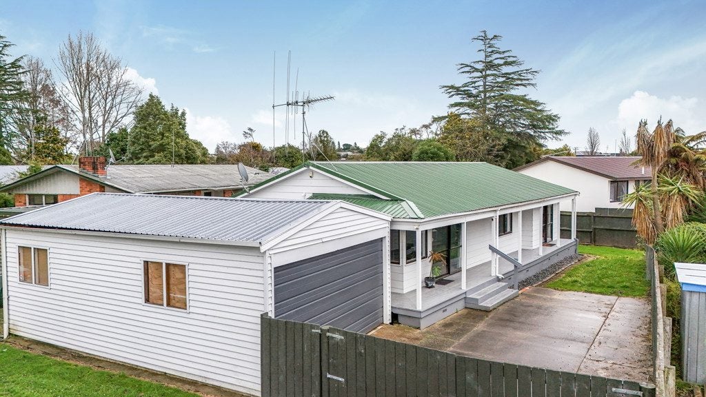4A Saint Lukes Place, Bader, Hamilton - Carousel 23