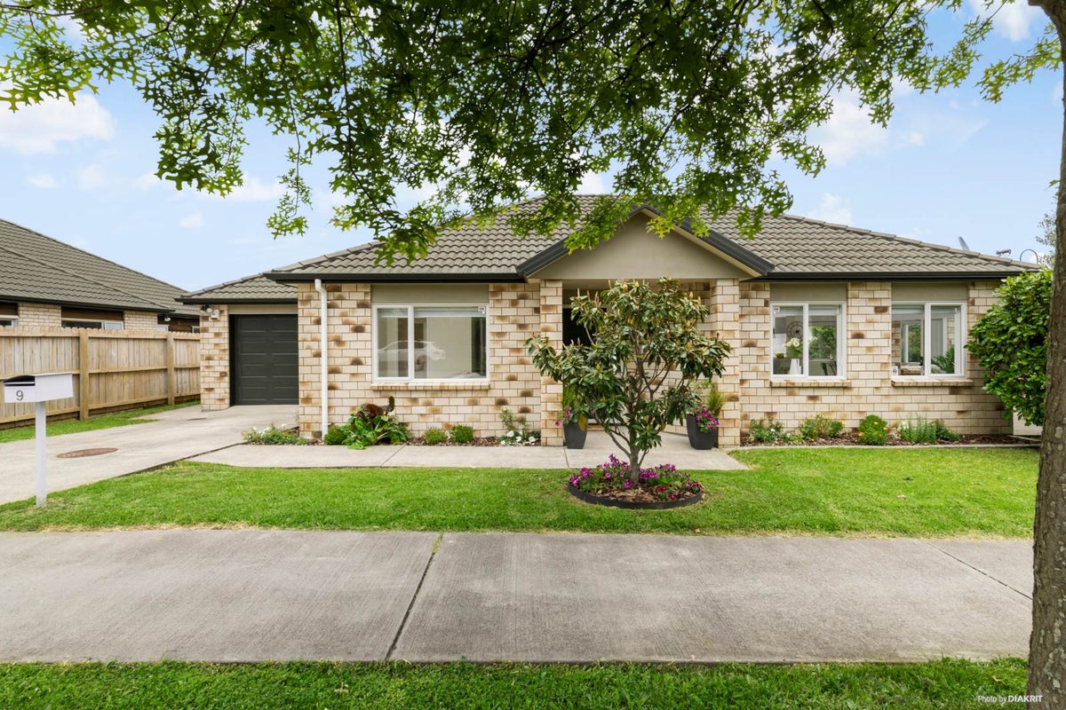 9 Jeffs Road, Flat Bush, Auckland - Carousel 2