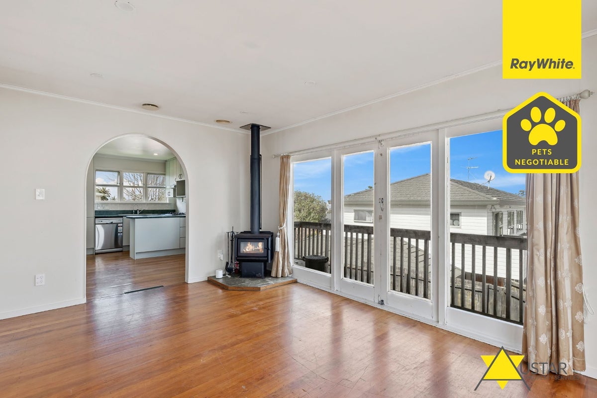 116 Golf Road, New Lynn, Auckland - Carousel 1