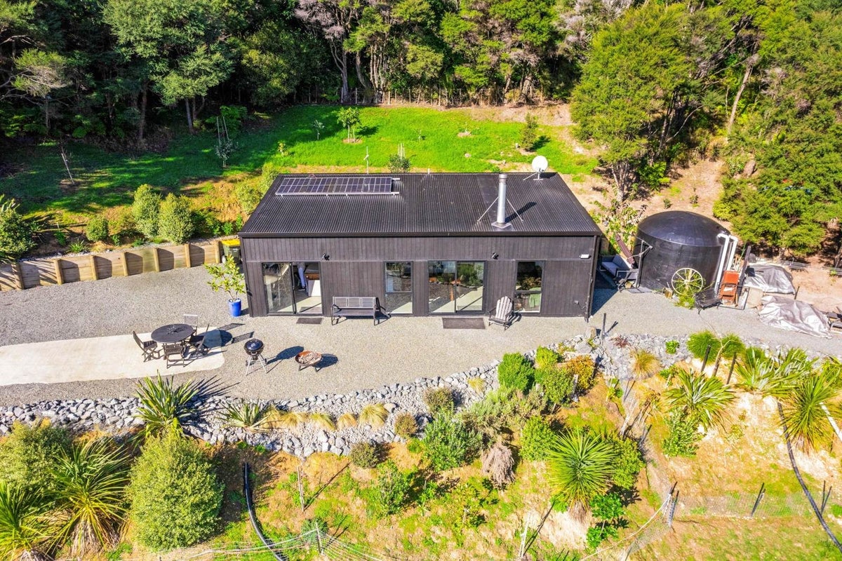 572 Krippner Road, PUHOI, SILVERDALE - Carousel 1
