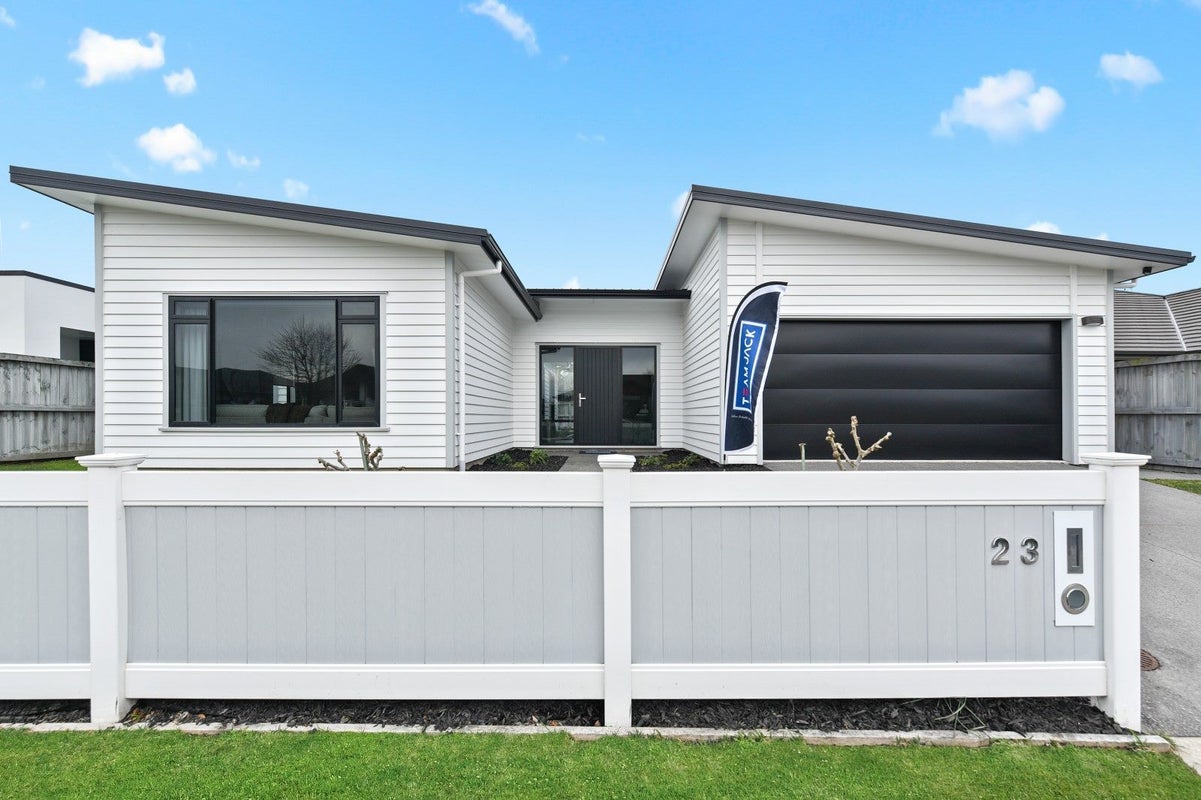 23 Helen June Avenue, Flagstaff, Hamilton - Carousel 2