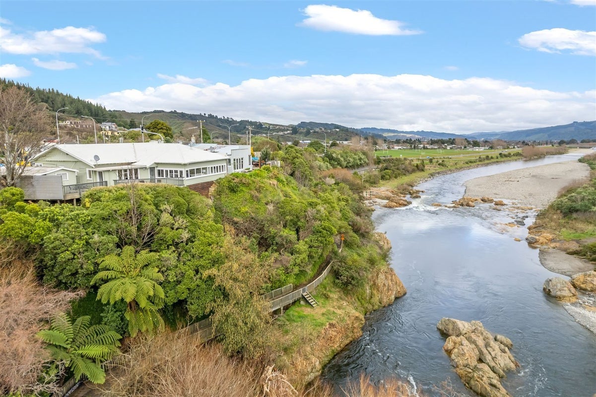 1185 Fergusson Drive, Clouston Park, Upper Hutt - Carousel 2
