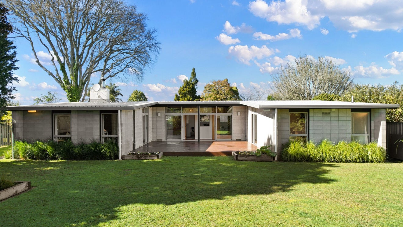38 Hooker Avenue, Chedworth, Hamilton - Carousel 2
