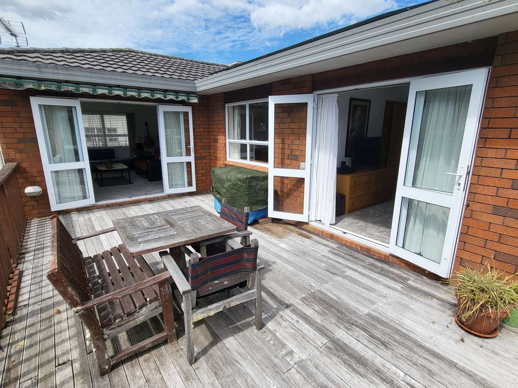 1/57 Godley Road, Green Bay, Auckland - Carousel 2