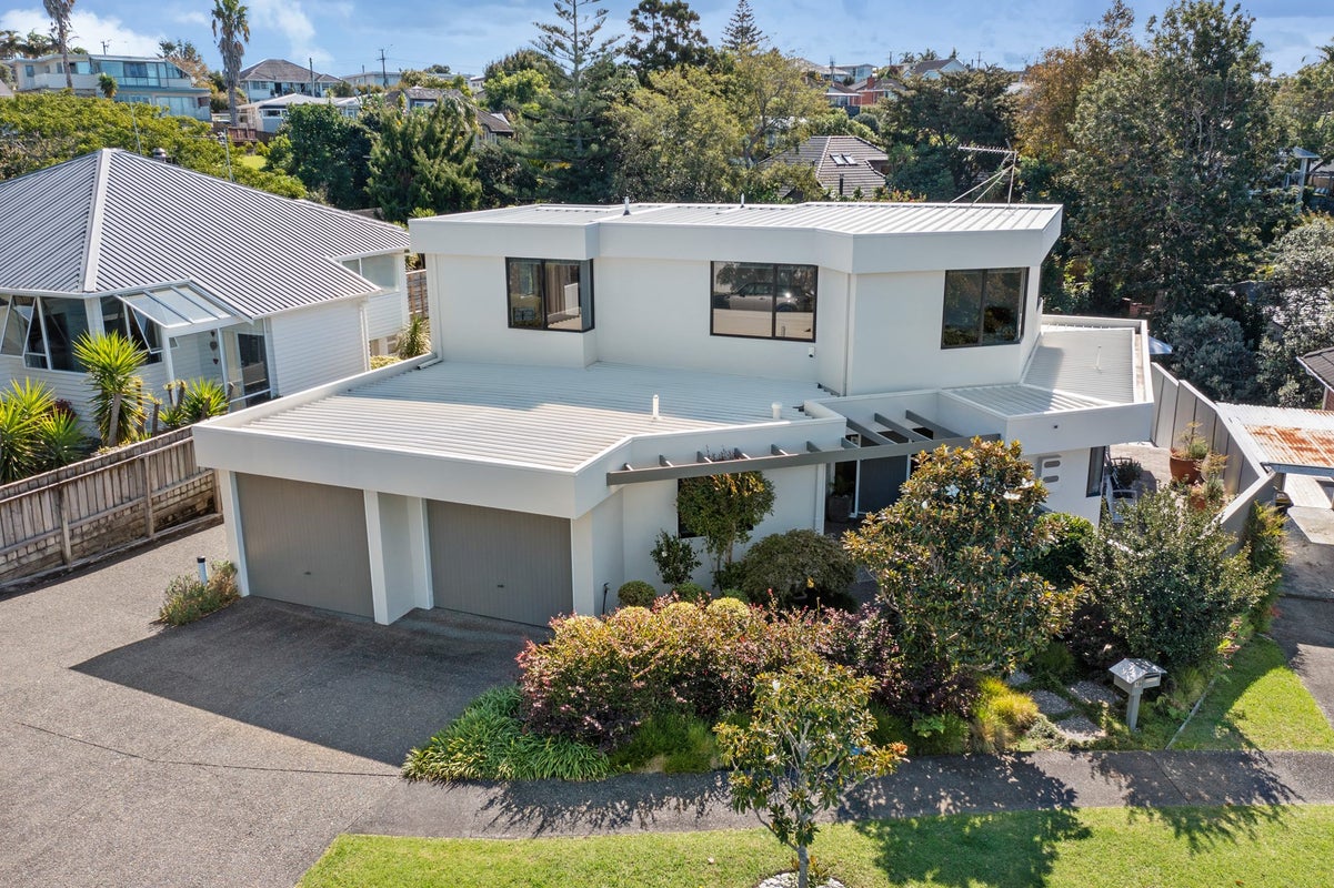 1/16 Heath Avenue, Northcote, Auckland - Carousel 1