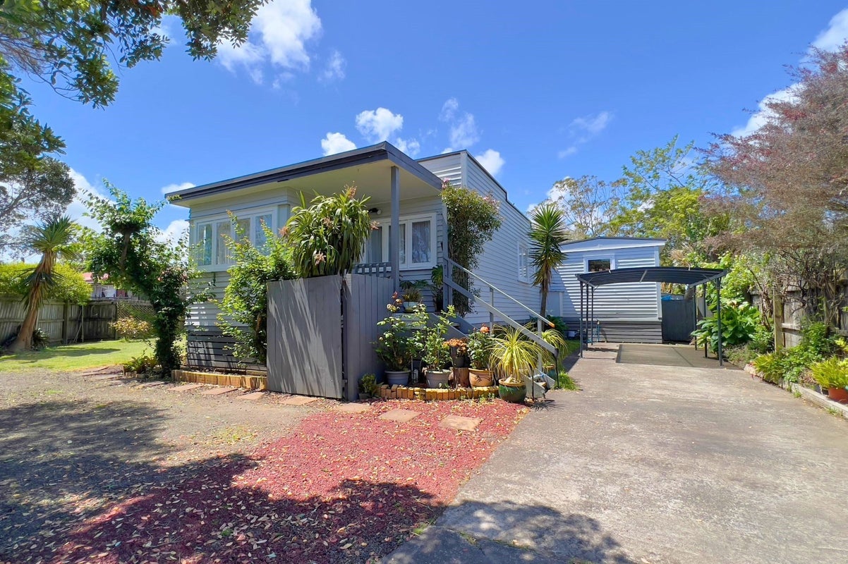 57 Springs Road, Parakai, Helensville - Carousel 2