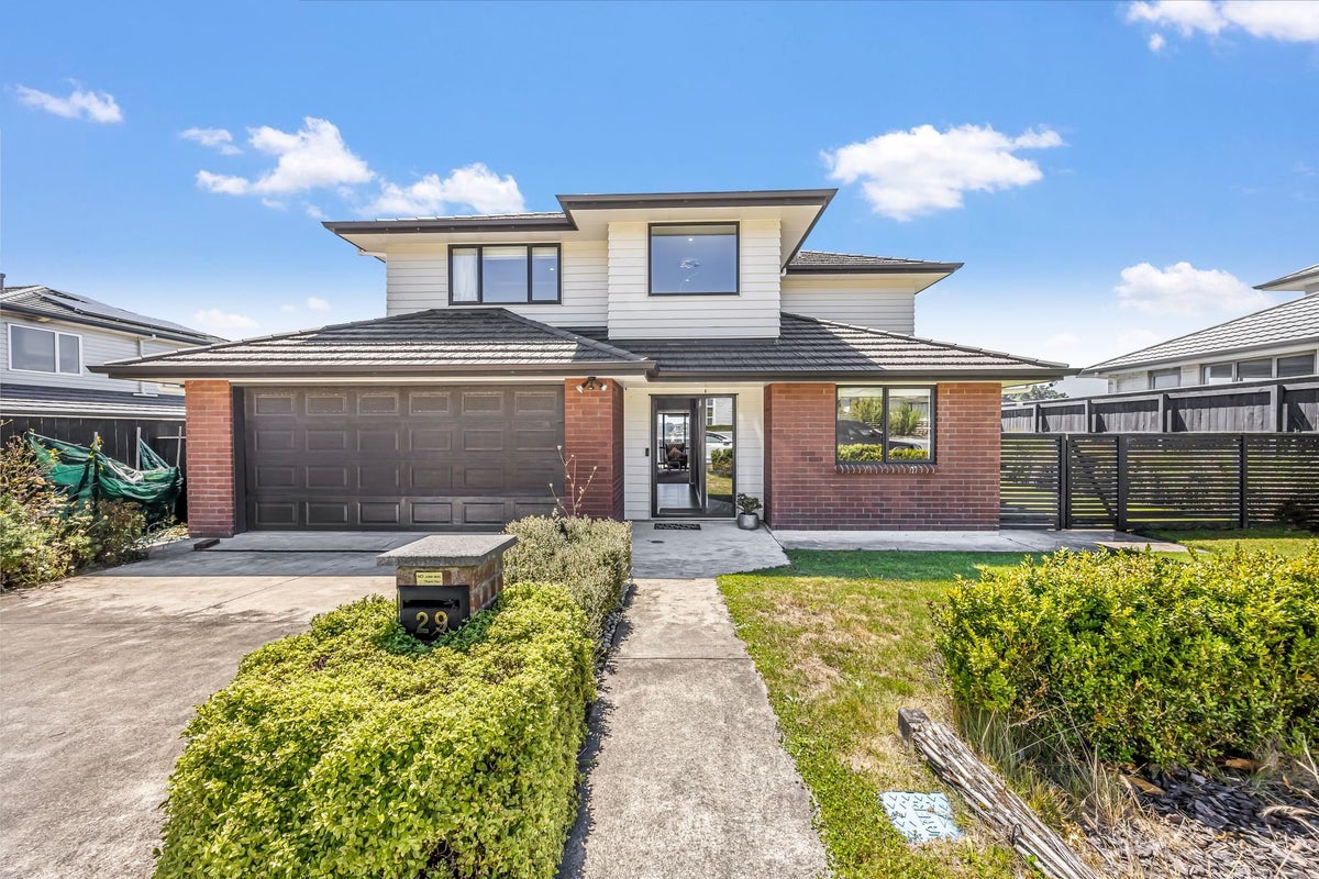 29 Margaret Shields Avenue, Aotea, Porirua - Carousel 1