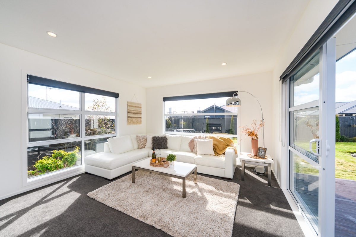 175 Pacific Drive, Fitzherbert, Palmerston North - Carousel 2