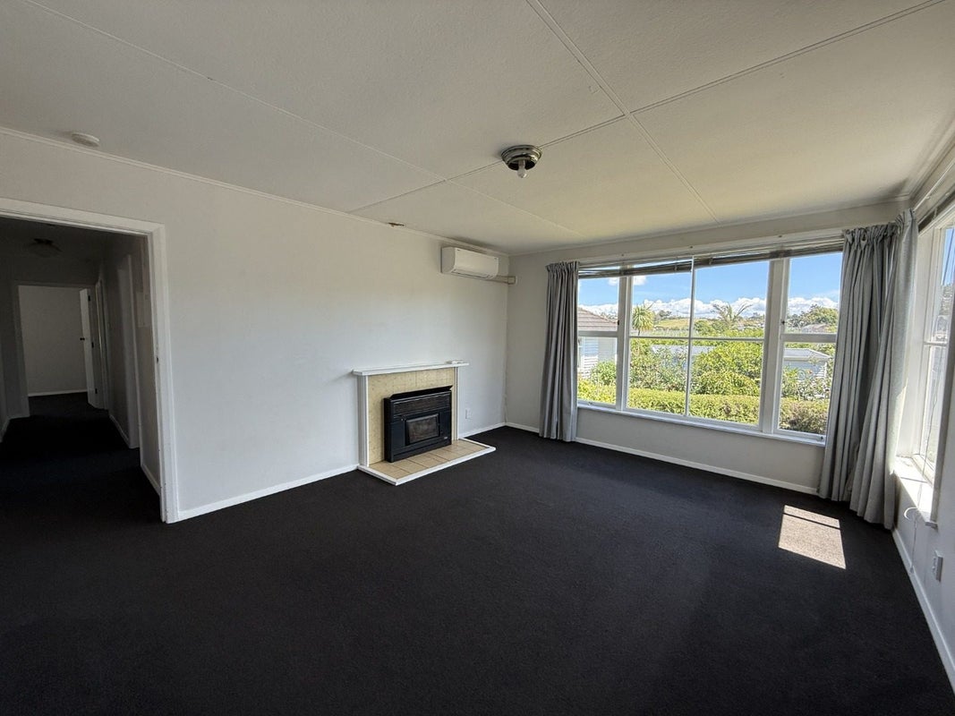 6 Radcliffe Street, Glen Innes, Auckland - Carousel 2