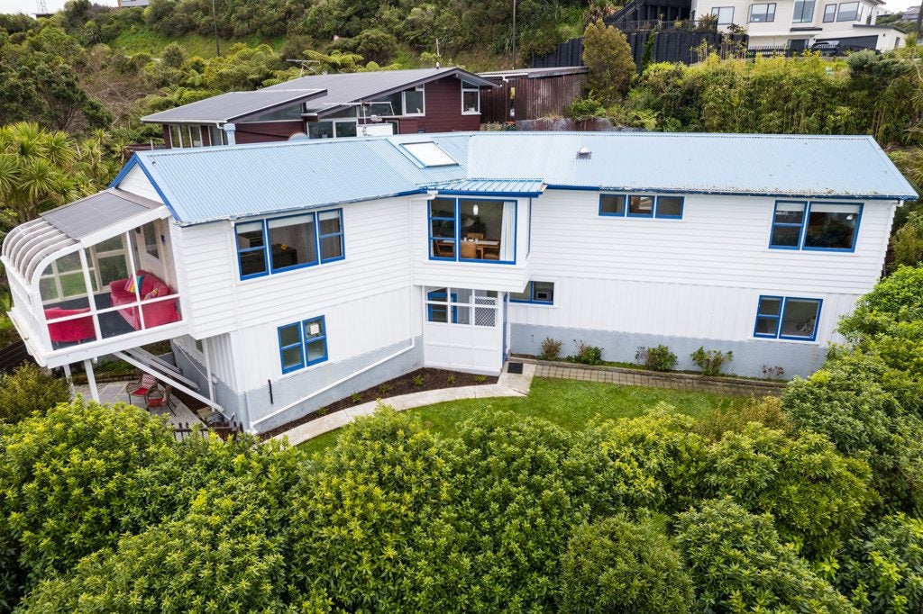115 Dowse Drive, Maungaraki, Lower Hutt - Carousel 1